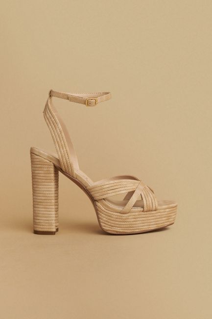 Sandals with gold details - Camel